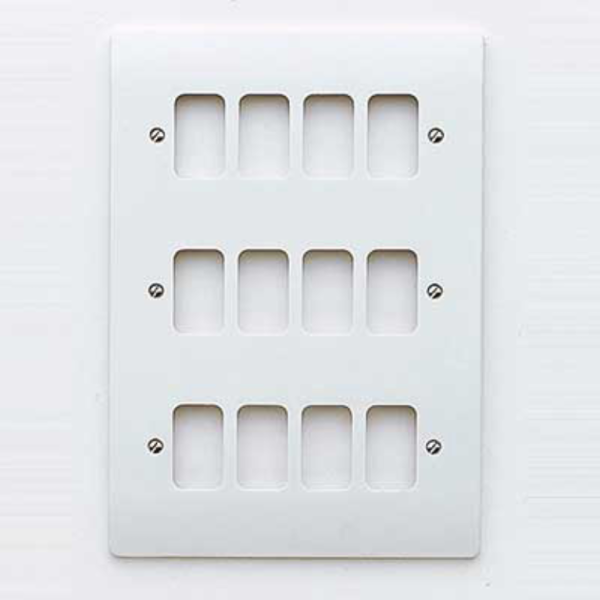 MK K3639WHI Frontplate 12 Module